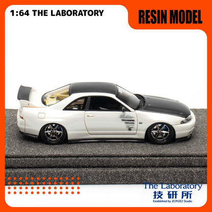 [The Laboratory] 1:64 Garage Active R33 Widebody Concept A - Pearl White Carbon Bonnet