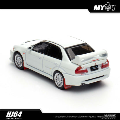 [Hobby Japan] Mitsubishi Lancer GSR Evolution 5 (CP9A) 1998 with Mud Flap - Scortia White