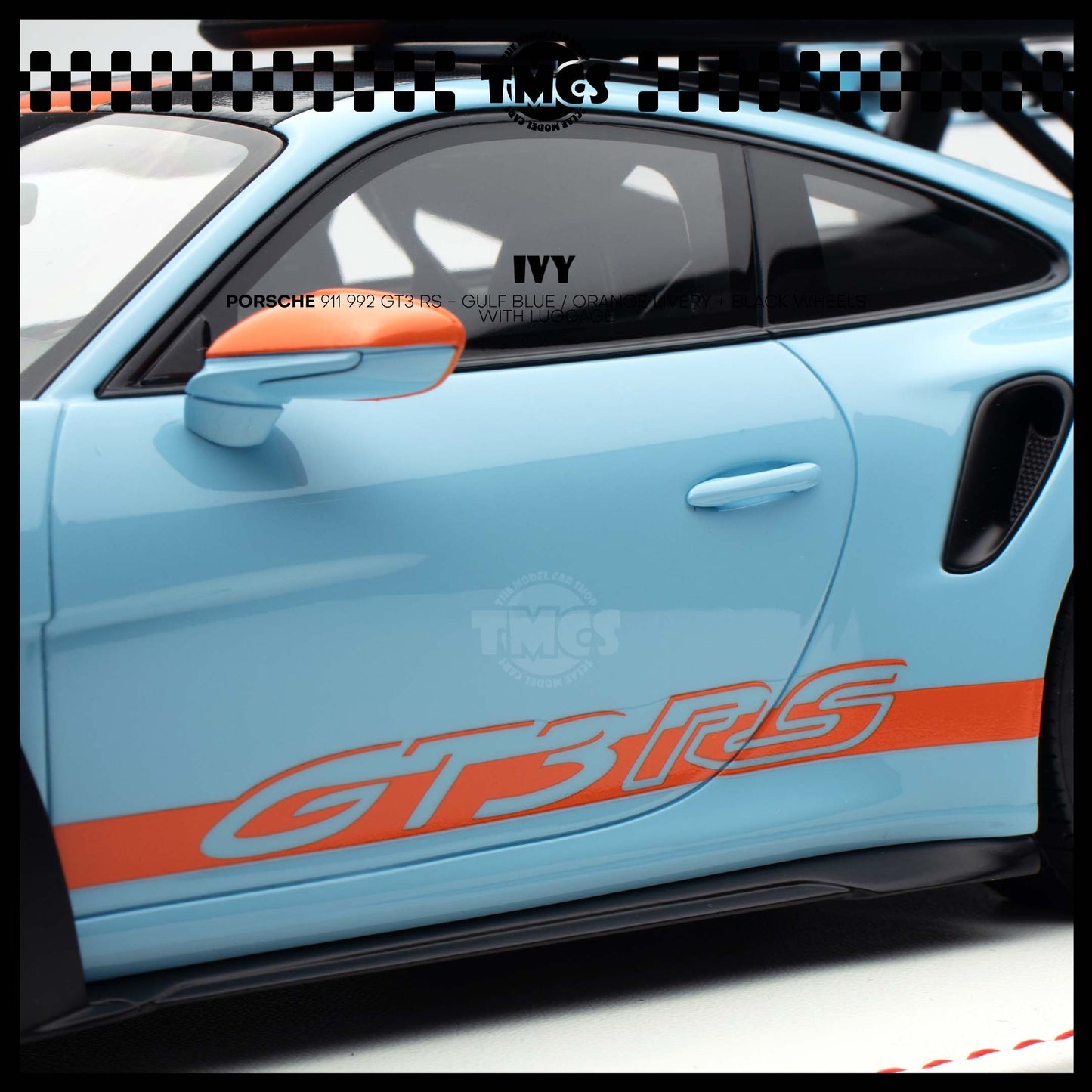 [IVY] 1:18 Porsche 911 992 GT3 RS - Gulf Blue / Orange Livery + Black Wheels WIth Luggage