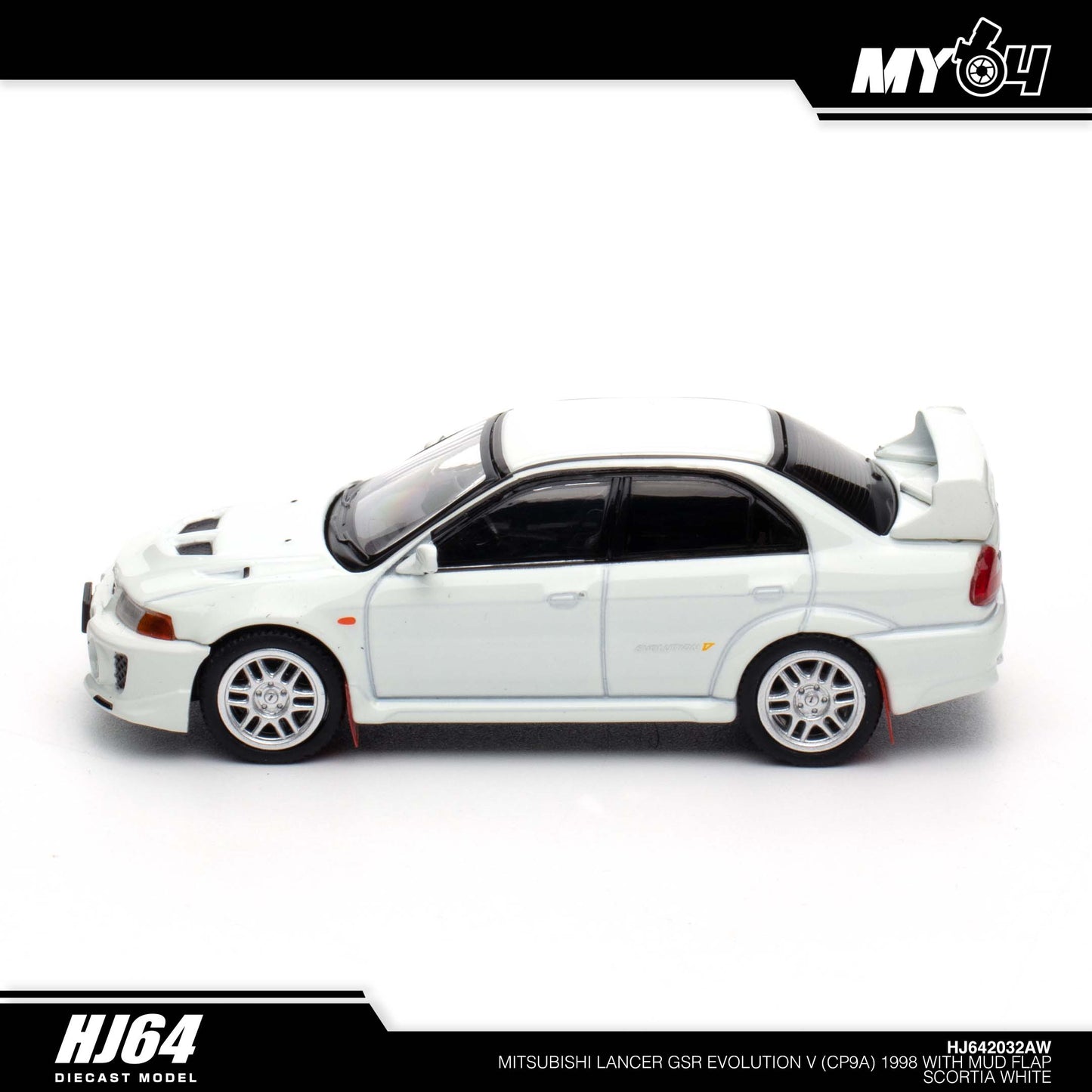 [Hobby Japan] Mitsubishi Lancer GSR Evolution 5 (CP9A) 1998 with Mud Flap - Scortia White