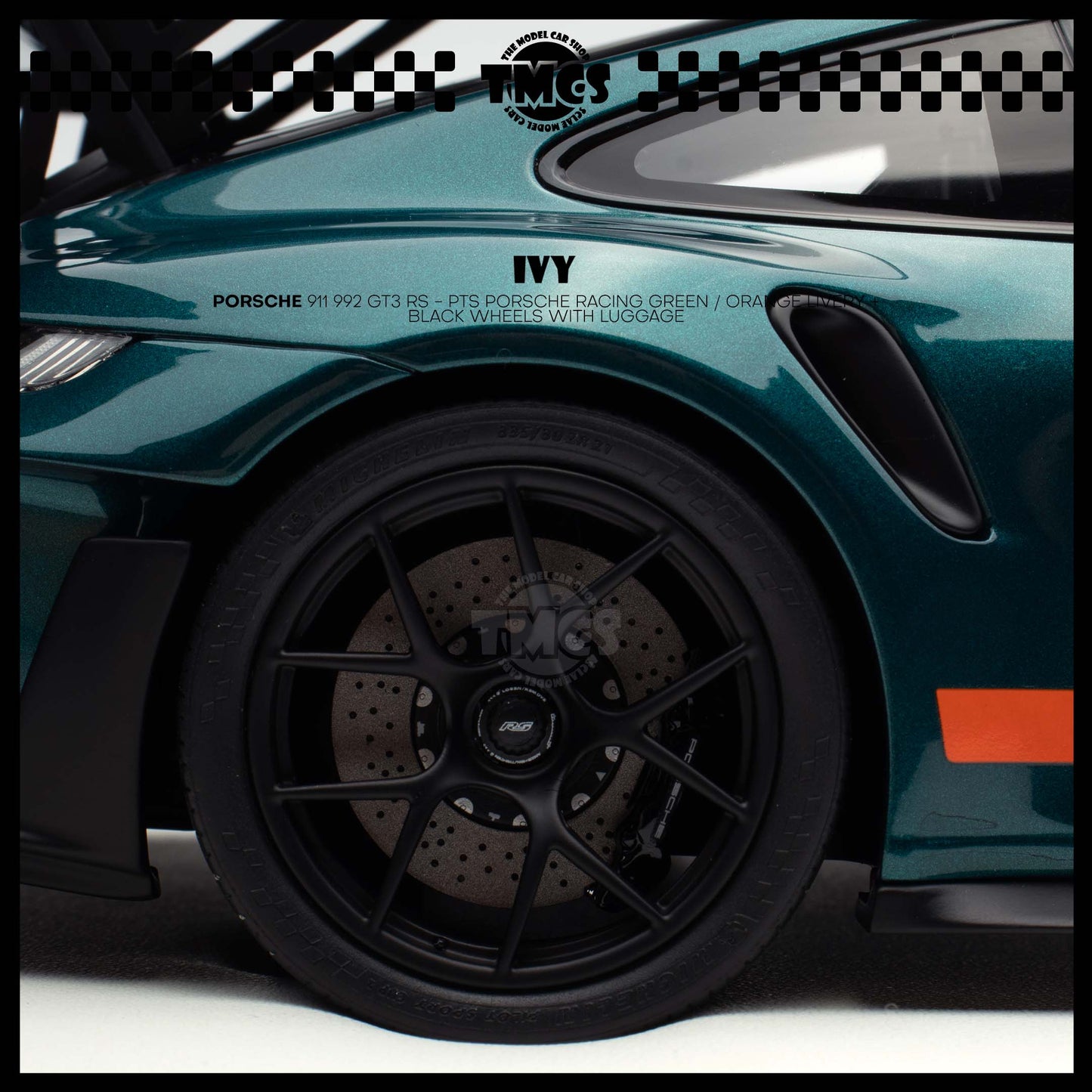 [IVY] 1:18 Porsche 911 992 GT3 RS - PTS Porsche Racing Green / Orange Livery + Black Wheels WIth Luggage