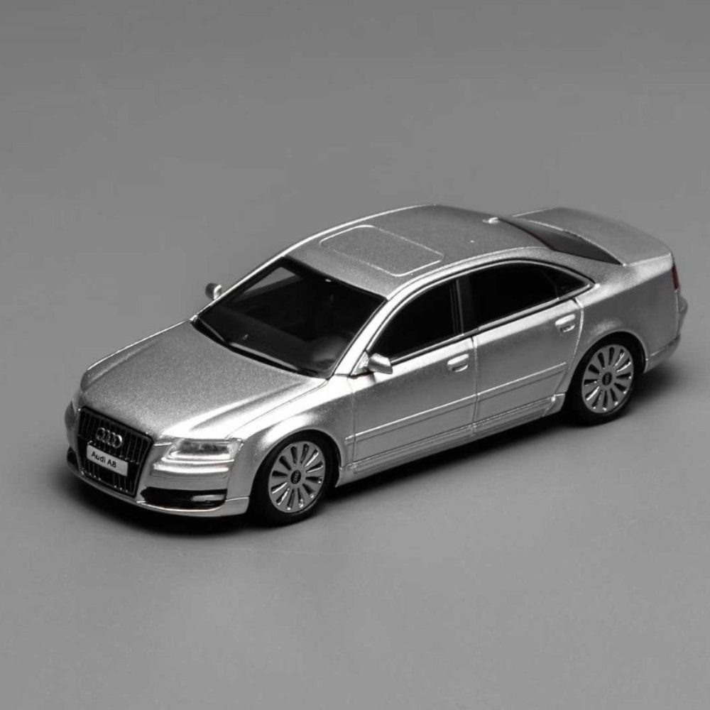 [Motorhelix] 1:64 Audi S8 2008 - Ice Silver Metallic