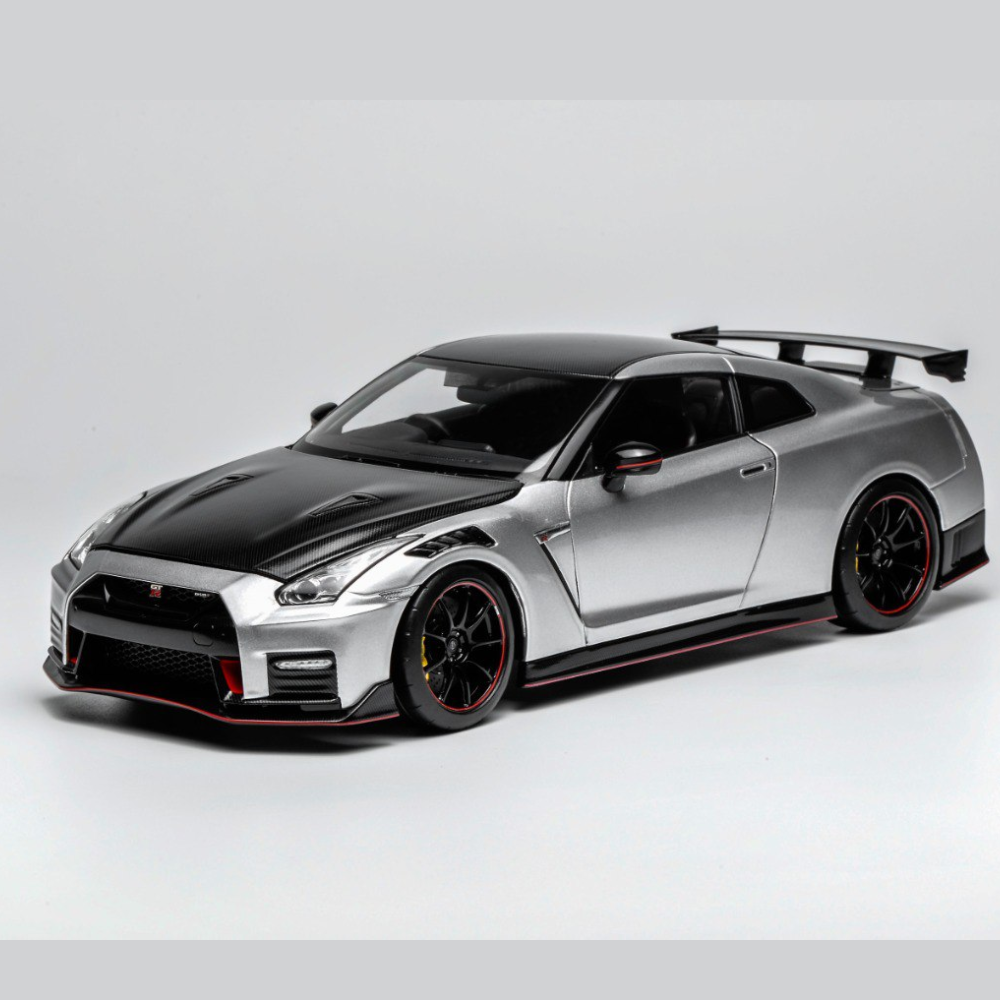 [Motorhelix] 1:18 Nissan GT-R Nismo (R35) Special Edition 2022 -  Ultimate Metal Silver